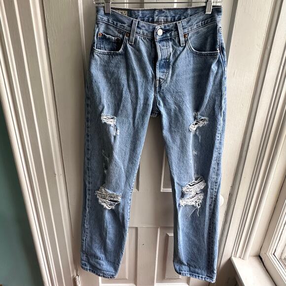 Levi's 501 90s Straight Leg Distressed Jeans Medium Wash - Picture 2 of 13
